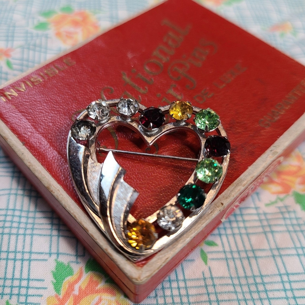 Fabulous 12k gold filled catamore heart pin!